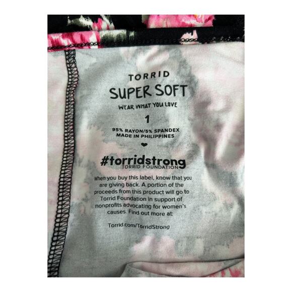 Torrid Super Soft Top Size 1X Black Floral Breast Cancer Ribbon Favorite Tunic - Picture 6 of 12